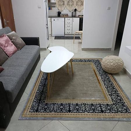 Lora'S Appartement Eilat Buitenkant foto